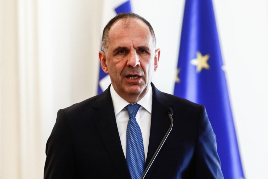 Συνάντηση Γεραπετρίτη με τον στρατηγό Χαφτάρ στη Βεγγάζη