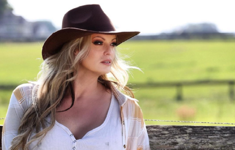 Ξεσπά η Στόρμι Ντάνιελς μετά τη νίκη Τραμπ: «Έχει πει πως θέλει εκδίκηση»