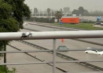 Ακραίες βροχοπτώσεις στην Καταλονία: Τεράστιος όγκος νερού σε λίγες ώρες – Υγειονομικός συναγερμός στη Βαλένθια (photo, video)