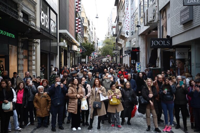 Φουντώνει η αγορά ενόψει «Βlack Friday» – Όλα όσα πρέπει να προσέξετε στις αγορές σας