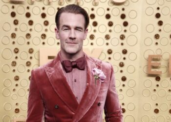 Τζέιμς Βαν Ντερ Μπικ: Αποκάλυψε ότι διαγνώστηκε με καρκίνο του παχέος εντέρου