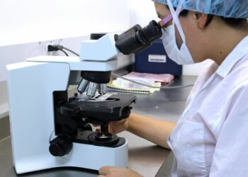 ΠΟΥ: Η λίστα με τα πιο επικίνδυνα μικρόβια – Δεν καταπολεμώνται από εμβόλια