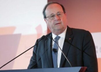 Γαλλία: Ο πρώην πρόεδρος Ολάντ φοβάται τις συνέπειες πιθανής νίκης του Τραμπ