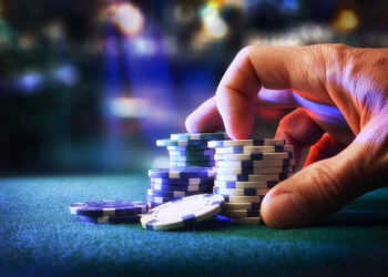 Παράνομα τυχερά παιχνίδια: Στο «δόκανο» της αστυνομίας δύο καταστήματα στο κέντρο της Αθήνας