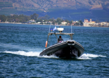 Σάμος: Το Λιμενικό διεξάγει έρευνες για τον εντοπισμό αγνοούμενου μετανάστη