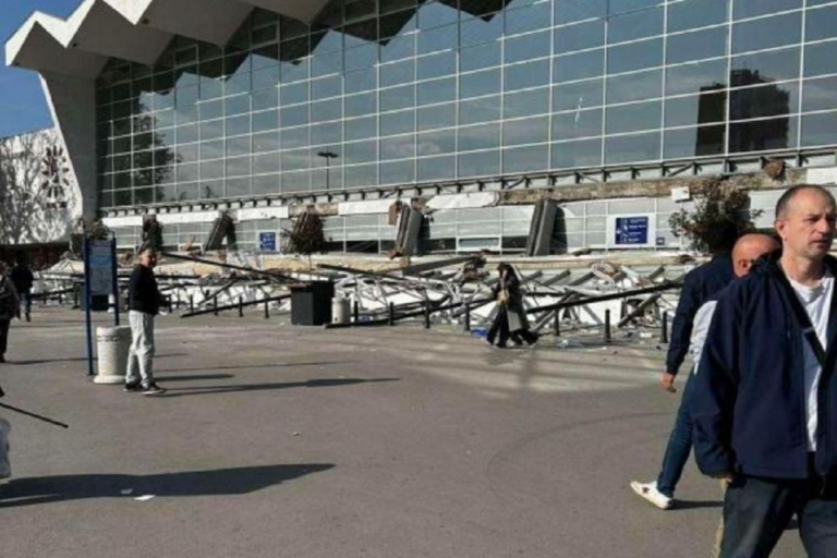 Σερβία: Η μητέρα-σύμβολο του Νόβι Σαντ σταματά την απεργία πείνας