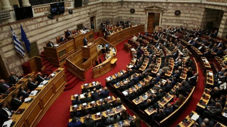 Ολοκληρώθηκε αργά τη νύχτα η συζήτηση του ν/σ για τη διαχείριση αποβλήτων – Το πρωί η ψήφισή του με ονομαστική ψηφοφορία