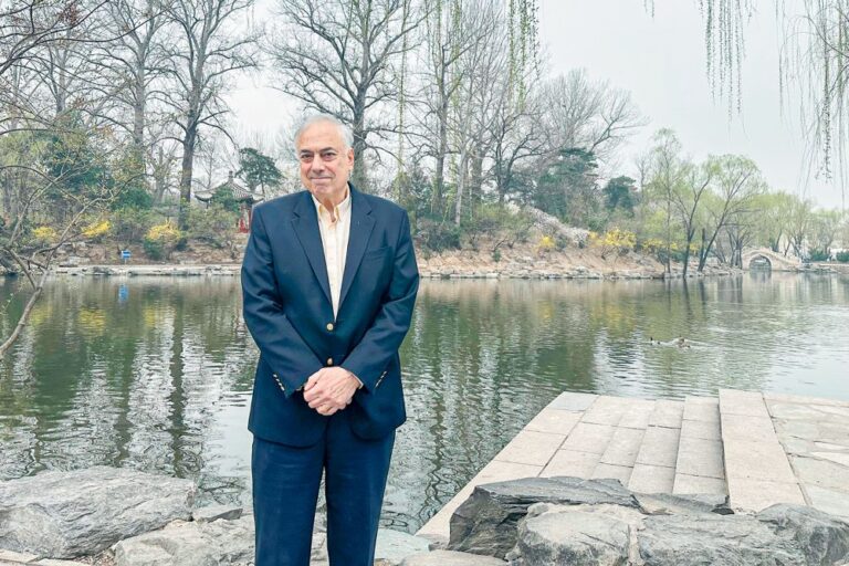 Ο Ντάνιελ Γουίκλερ από το Χάρβαρντ στην Ελλάδα