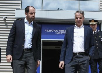 Η θετική ατζέντα της κυβέρνησης και φήμες για παραίτηση του Κεφαλογιάννη