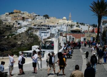 Απίστευτα ποσοστά! Πάνω από 4.100.000 τουρίστες στην Ελλάδα σε ένα 4μηνο!