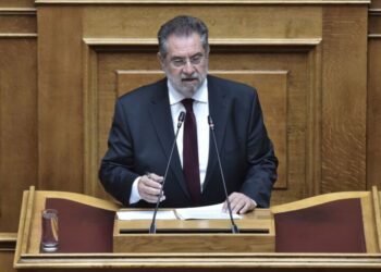 Παναγιωτόπουλος: Σοβαρό ζήτημα η υποστελέχωση του ΕΚΑΒ και του ΕΣΥ στα νησιά