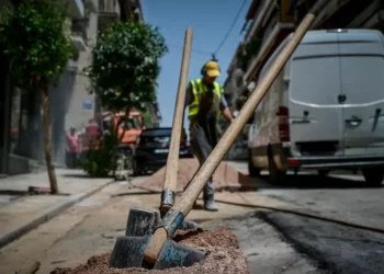Υπουργείο Εργασίας: Έκτακτα μέτρα προστασίας των εργαζομένων από τον καύσωνα