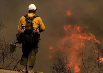 Φωτιά στη Λεμεσό: Η Ελλάδα συνδράμει την Κύπρο με 26 Δασοκομάντος
