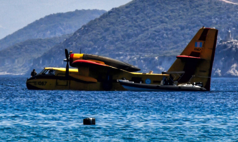 Τί λένε οι δύο πιλότοι για την προσθαλάσσωση του πυροσβεστικού αεροσκάφους