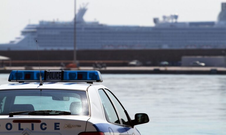 Πειραιάς: Σύλληψη 70χρονου για φωτογράφιση ανηλίκων χωρία άδεια