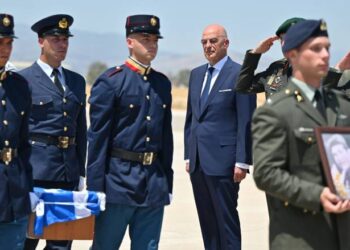 Δένδιας για μισθό των στρατεύσιμων: Ποιοι οπλίτες θα παίρνουν 100 ευρώ;