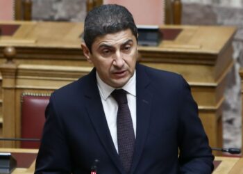 Τι έκανε ιδρωμένος 1 ώρα και 14 λεπτά ο Αυγενάκης;