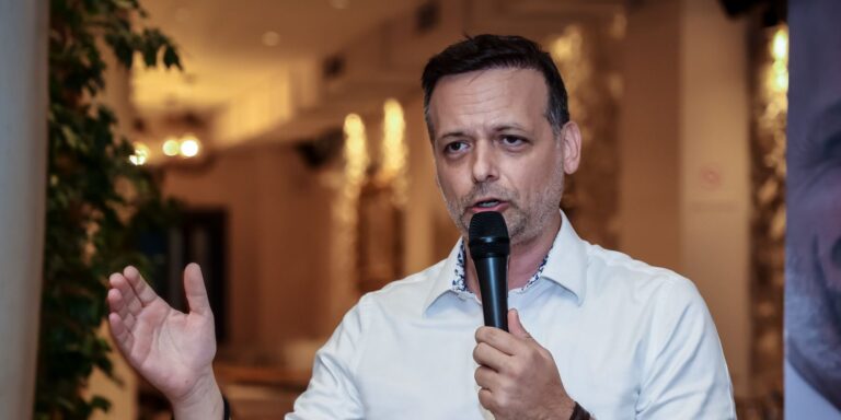 Δούκας για προσχώρηση Λοβέρδου στη ΝΔ: «ΑΠΕΝΑΝΤΙ…» – Το ΠΑΣΟΚ  δεν είναι δεκανίκι