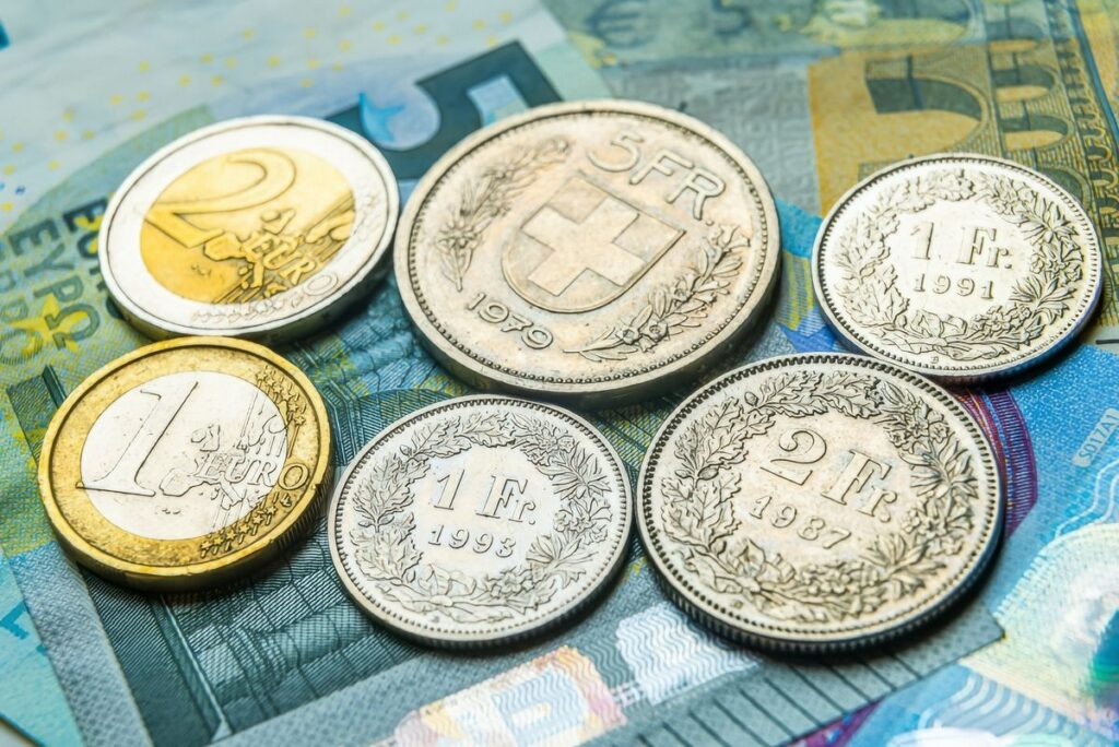 Ελβετικό φράγκο: Ξεκινούν οι αιτήσεις για τα δάνεια – Ποιοι κερδίζουν από το «κούρεμα»