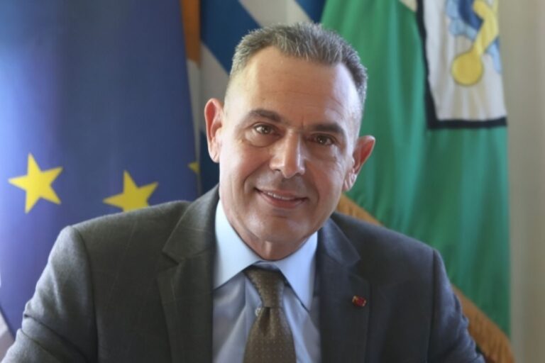 Φλασάρει ο Καμμένος