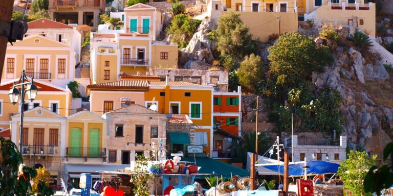 Φόρος Επισκέπτη, αντίδοτο στον Υπερτουρισμό: Η Σύμη παίρνει τη σκυτάλη από Βενετία και Μύκονο