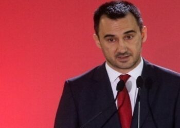 Επιστολή Χαρίτση στον πρόεδρο της Βουλής: «Σας καλούμε να αναλάβετε τις ευθύνες που απορρέουν από τον θεσμικό σας ρόλο και να αποκαταστήσετε κοινοβουλευτική νομιμότητα»