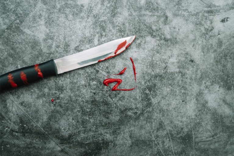 Αιγάλεω: Πατέρας τραυμάτισε με μαχαίρι στον λαιμό την κόρη του