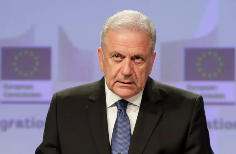 Μεταναστευτικό: Εκθέτει την κυβέρνηση ο Αβραμόπουλος