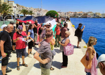 Σύρος: «Μπλόκο» σε κρουαζιερόπλοιο που μετέφερε τουρίστες από το Ισραήλ