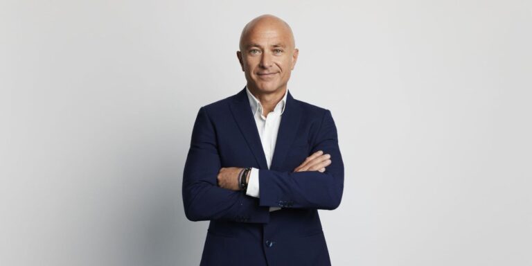 «Δεν πωλείται η Vodafone Ελλάδας»: Τι είπε ο νέος CEO Α. Κανάρης για επενδύσεις, δίκτυα και τον ανταγωνισμό στα telecoms