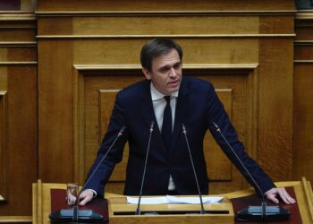 Μεταμεσονύχτιο θρίλερ στη Βουλή – Την αναβολή της ψηφοφορίας ζήτησε το ΠΑΣΟΚ