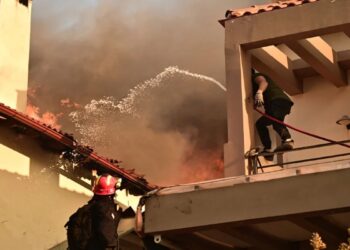 Πώς ξέσπασε η φωτιά στους πρόποδες της Πάρνηθας