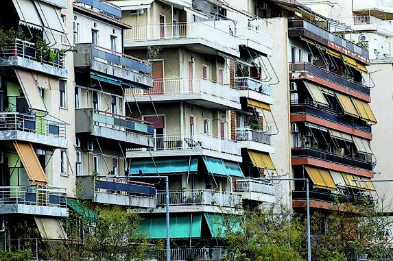Νέα ρύθμιση για εξώσεις: Τι αλλάζει για ιδιοκτήτες – ενοικιαστές σε 15 ερωταπαντήσεις