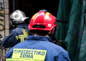 Φωτιά σε εργοστάσιο ανακύκλωσης στο Αίγιο – Μήνυμα του 112