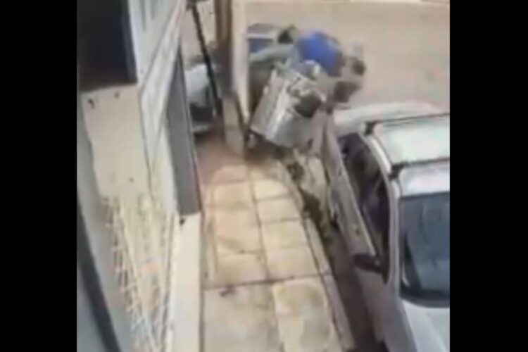 Σοκαριστικό βίντεο από την παράσυρση τριών πεζών στο Ίλιον