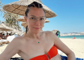 Βίκυ Καγιά: Το εντυπωσιακό άλμπουμ από το ταξίδι της στην Ίμπιζα