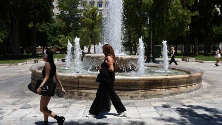 Σε πλήρη εξέλιξη ο καύσωνας στη χώρα: Στους 40°C σκαρφάλωσε η θερμοκρασία τη Δευτέρα