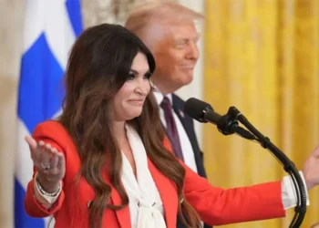 Πέπλο μυστηρίου για επικείμενη συνάντηση Γκίλφοϊλ – Καρυστιανού