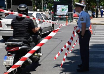 Λεωφόρος Αχαρνών: Σύγκρουση λεωφορείου με ΙΧ – Διακοπή κυκλοφορίας