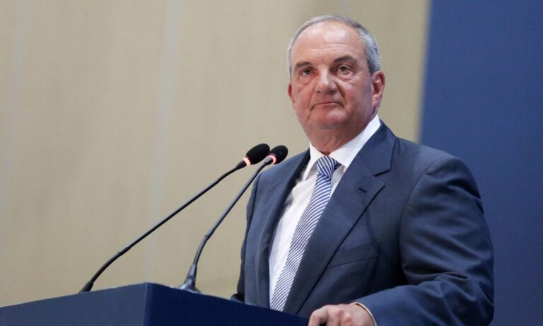 Ο Κώστας Καραμανλής στο Διαδίκτυο