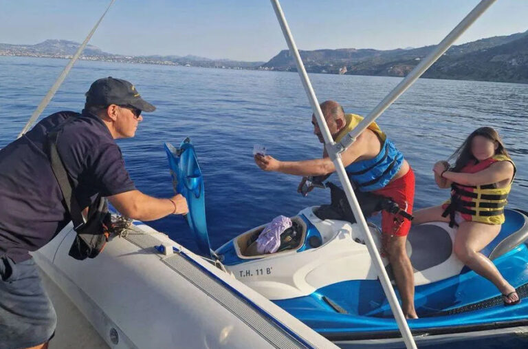 Σαρωτικοί έλεγχοι του λιμενικού για σανίδες και τζετ σκι χωρίς μέτρα ασφαλείας
