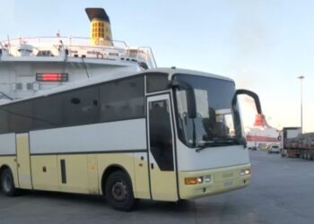 Έφτασαν οι πρώτοι 200 μετανάστες, από τα Χανιά στον Πειραιά