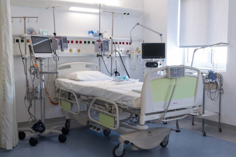 Άνοιξε τα μάτια του ο 15χρονος Δημήτρης μετά τη μεταμόσχευση ήπατος – Αισιόδοξοι οι γιατροί