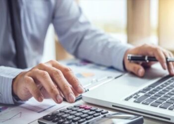 Ηλεκτρονικό τιμολόγιο: Πού εφαρμόζεται – Τι κερδίζουν οι επιχειρήσεις