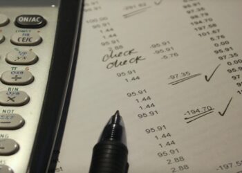 Φορολογικές δηλώσεις: Χιλιάδες σε εκκρεμότητα ενώ εκπνέει η προθεσμία υποβολής