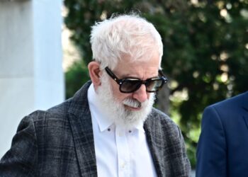 Πέτρος Φιλιππίδης: Ομόφωνα ένοχος χωρίς ελαφρυντικά για τις δύο απόπειρες βιασμού – Ελεύθερος