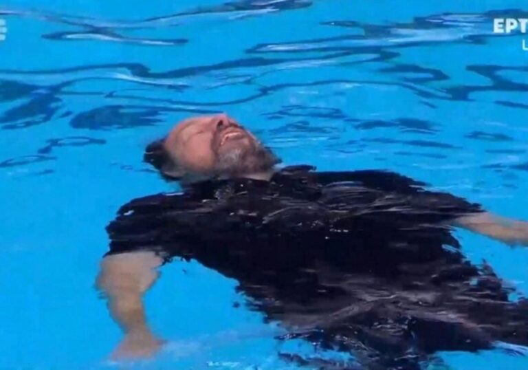Εθνική Πόλο Γυναικών: O Παυλίδης βούτηξε στην πισίνα για το χρυσό στη Σιγκαπούρη