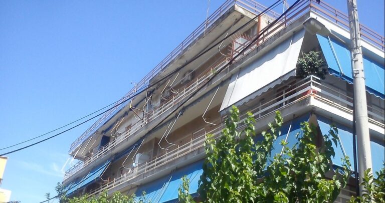 Στο κόκκινο η στέγη στην Ελλάδα: Στο 60% του εισοδήματος των νοικοκυριών το ενοίκιο – Έκθεση – κόλαφος της ΤτΕ