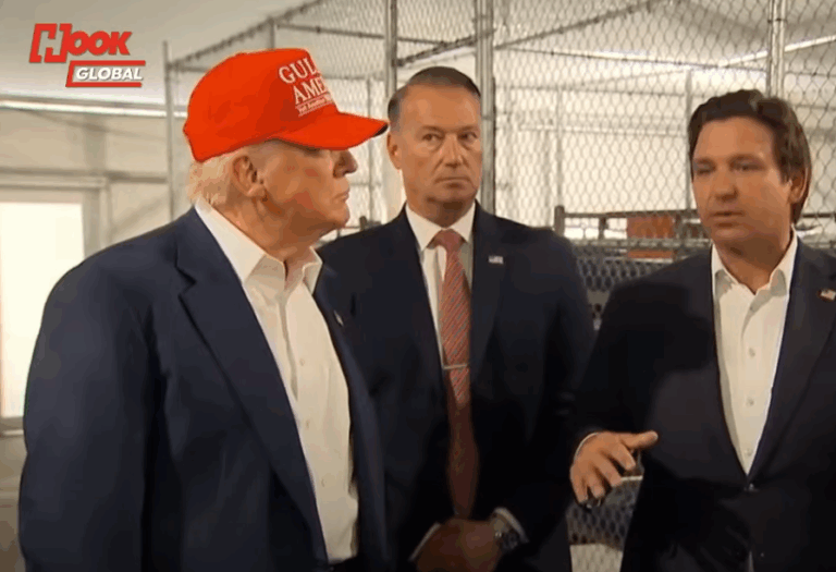 Έξαλλος ο Τραμπ έβρισε χυδαία τον Μπάιντεν από τη φυλακή Alligator Alcatraz (video)