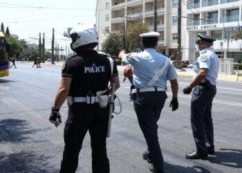 Καραμπόλα τεσσάρων οχημάτων στη Βασιλίσσης Αμαλίας